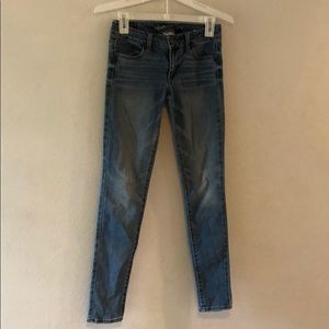 American Eagle light blue jeans